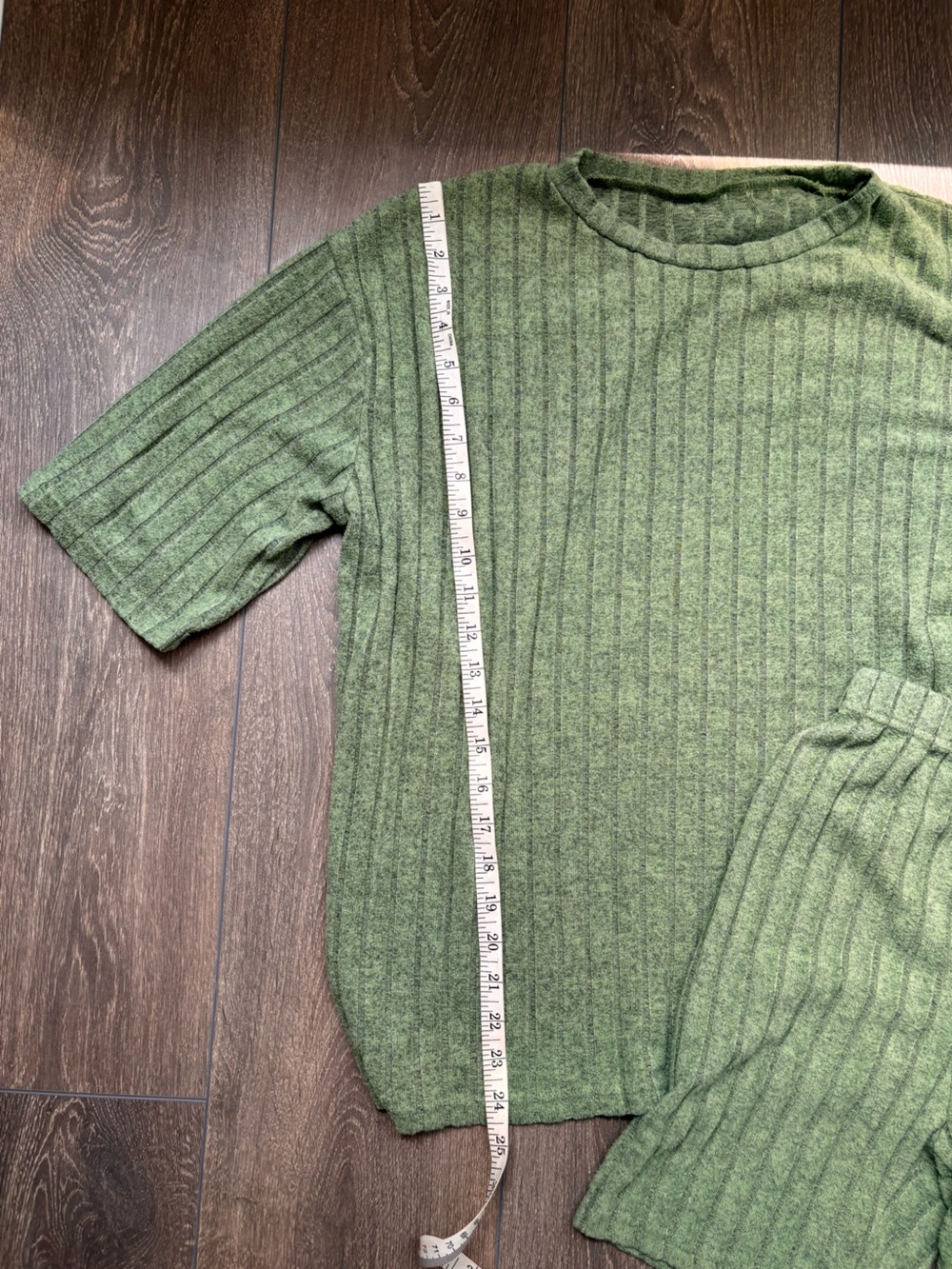 Matching Ribbed Green Short Sleeve Set - Picture 4 of 5
